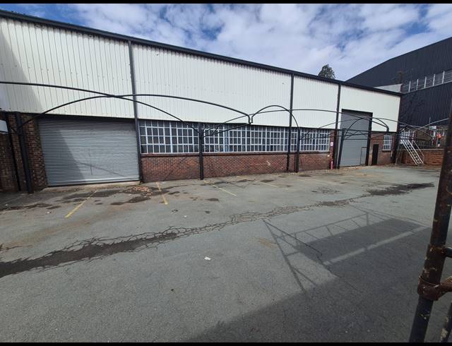 1,450M² WAREHOUSE FOR SALE IN DENVER